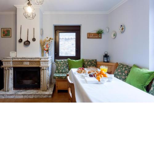 Casa rural Salomé con patio, al lado del río Luna