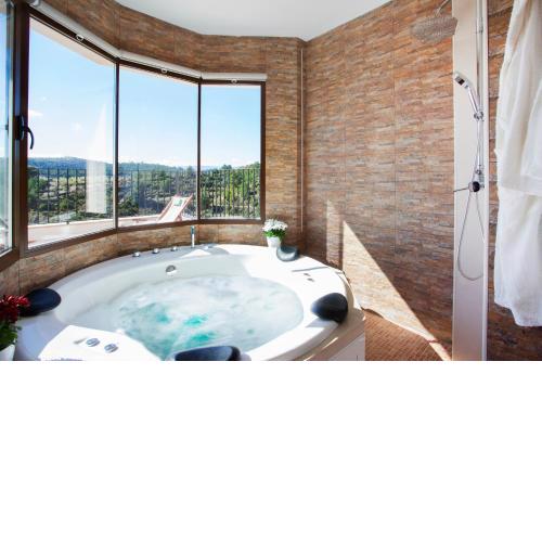 Casa rural Torre Buena Vista a 40 minutos de Valencia con gran jacuzzi y vistas maravillosass