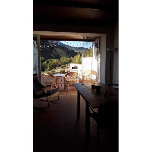 Casa Rural vistas al campo y cocina con terraza