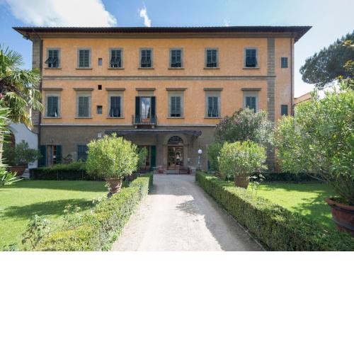 Casa Santo Nome di Gesu