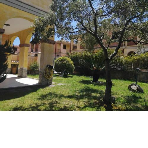 Casa singola ampio giardino