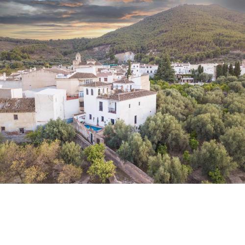 Casa Sol Y Aire - vakantievilla in dorp met privé zwembad