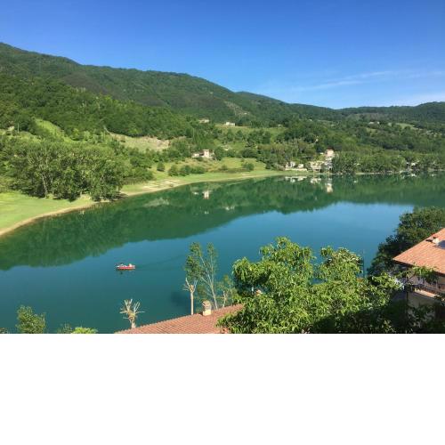 Casa sul lago Nonna Gio'