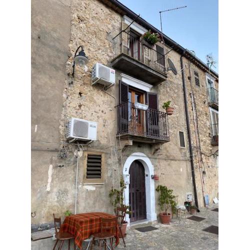 casa sulla roccia