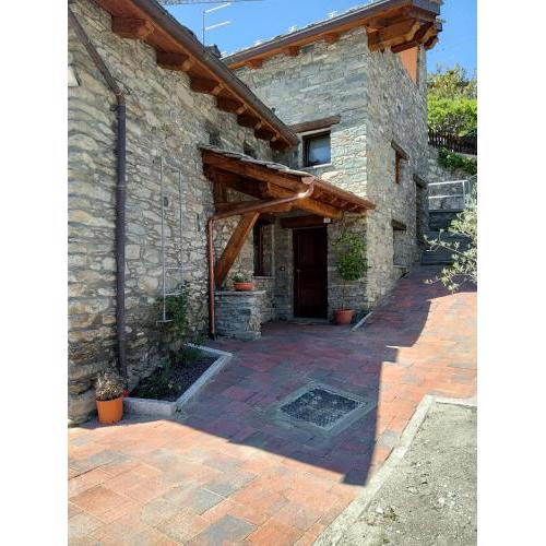 Casa tipica con giardino