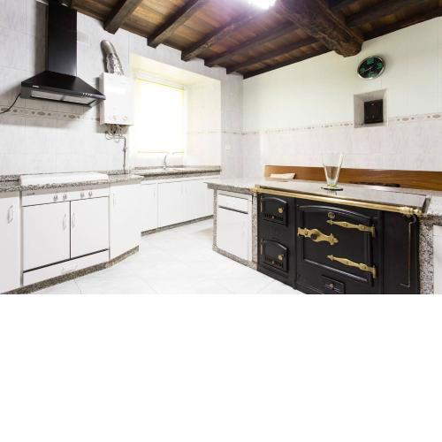 Casa Tipica De La Zona con barbacoa y parking