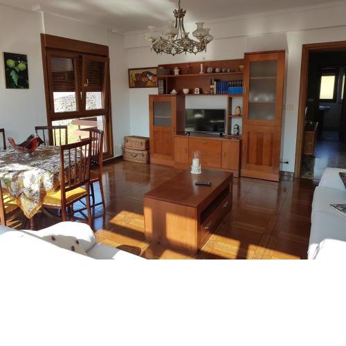 CASA UNIFAMILIAR EN GURIEZO