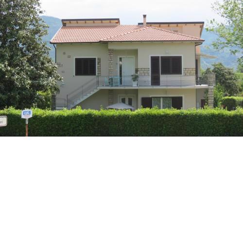 Casa Vacanze “Bouganville” loc Avane Pisa