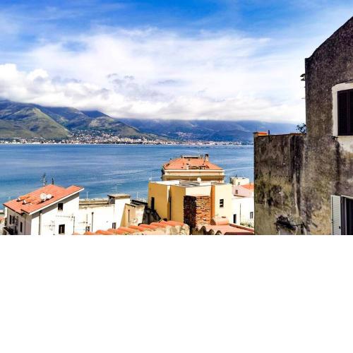 CASA VALENTINA-Appartamento in punto strategico con vista