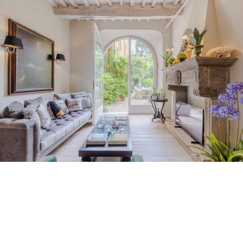 Casa Vanny, an Apartment with Private Garden