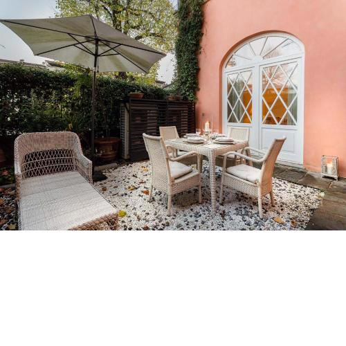 Casa Vera, exquisite 2 bedrooms 2 baths apartment with garden, A/C, close to Parking