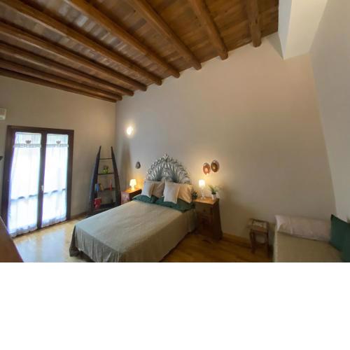 Casa Vetriera