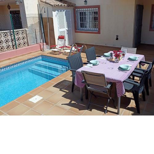 CASA VICTORIA. Adosado en Benajarafe. (Costa del Sol)