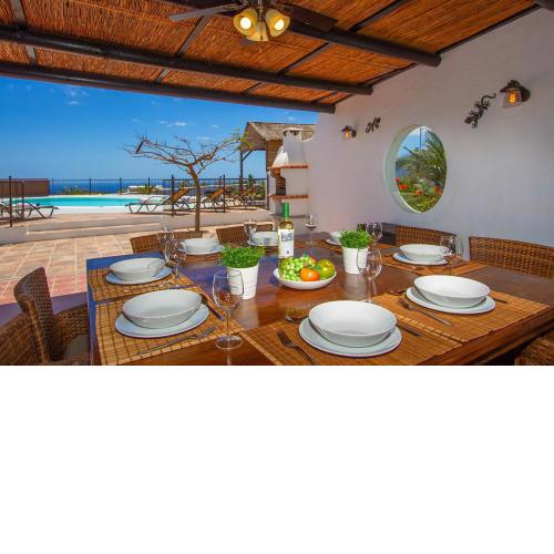 Casa Vieja, 4 bedroom villa with a private pool