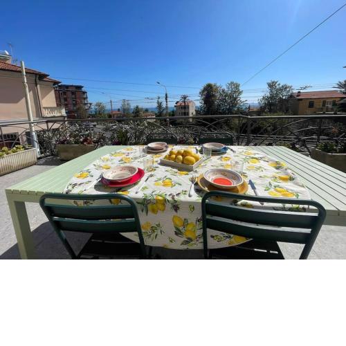 Casa Visconti, Bordighera, vista mare