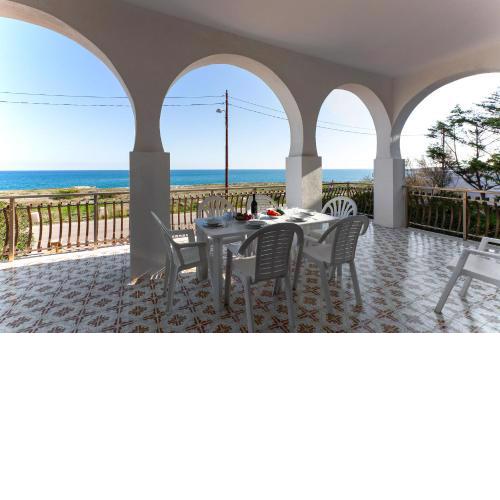 Casa vista mare spiaggia 4 camere 2 bagni m115