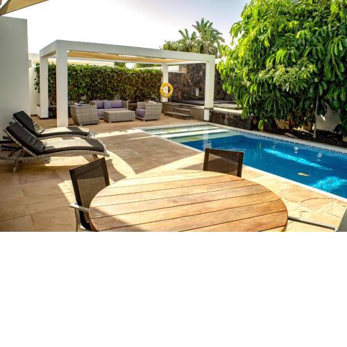 Casa Yuna with heated pool in El Roque