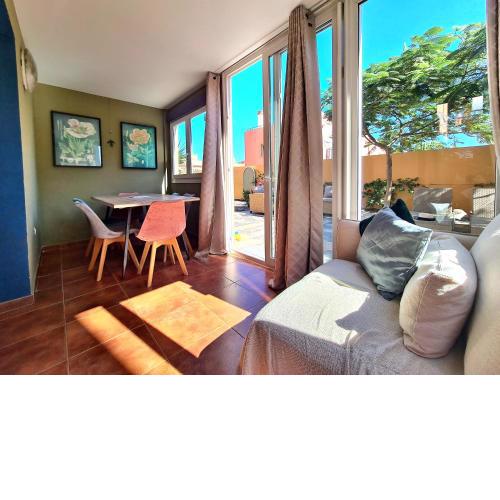 Casa Zalla, 200m2 Garden, Pool, 1GB Wi-Fi, Parking