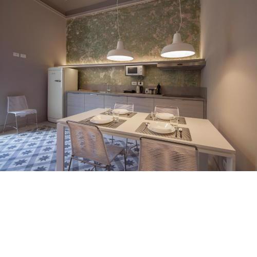 Casa222 - stylish apartment La Spezia Old Town - 5' station to Cinque Terre