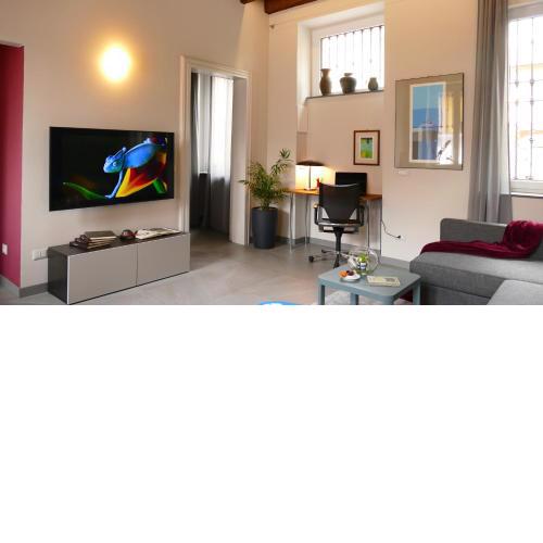 Casa25- Convenient location to Miland Centre & Como Lake!