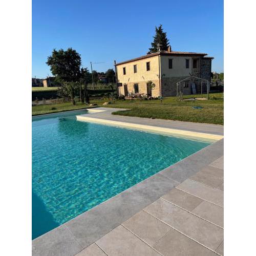 Casale antico con piscina a Piegaro