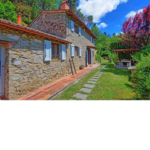 Casale di Cozzile by PosarelliVillas