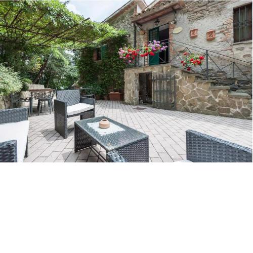 Casale Gli Angeli-Charming Villa with Garden and Parking!