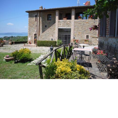 Casale sul Lago Trasimeno