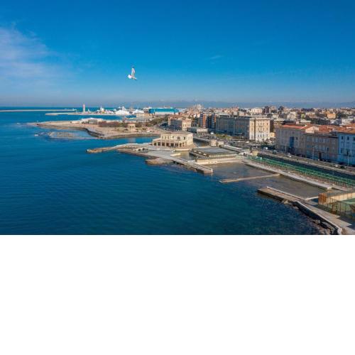 CASAMIELI, Nuovo, vicino al porto al mare e al centro