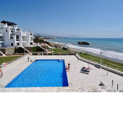 Casares del Mar Adosado en primera línea