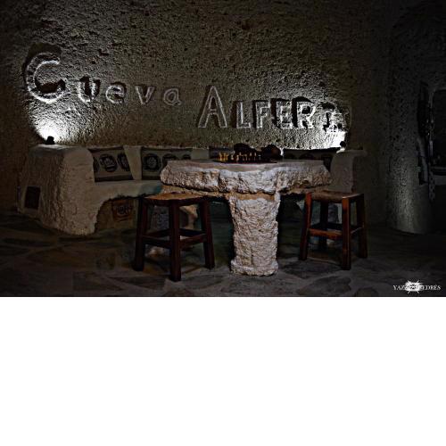 Casas Cueva Alfer