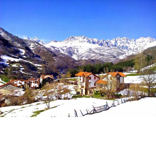 Casas Rurales y Apartamentos La Hornera