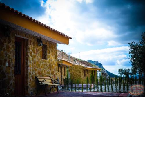 Casas y Cuevas El Solins