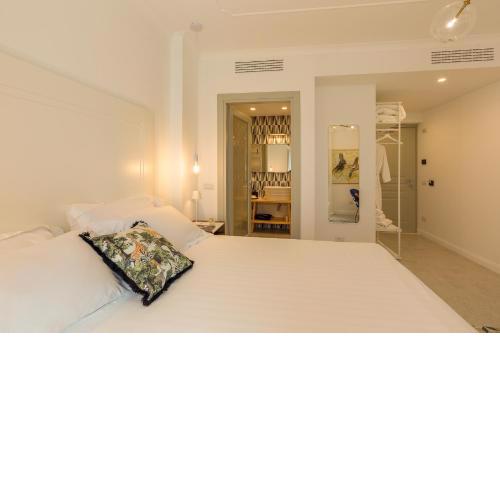 CasAunoE Boutique Hotel