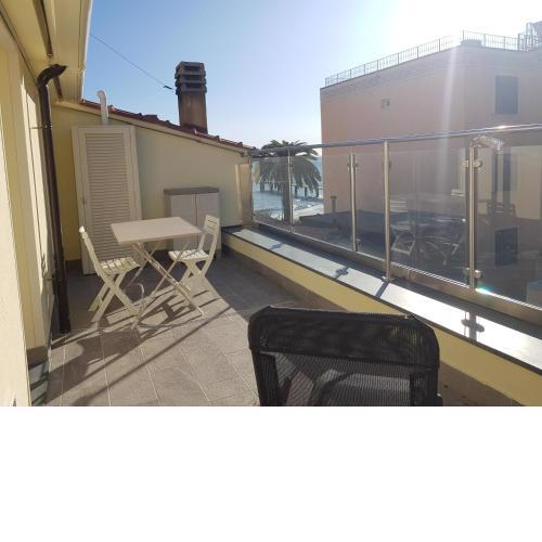 CASAVIVA - Casa Vacanze a Ceriale con terrazza