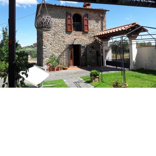 Casina in pietra
