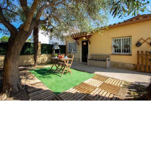 CASITA con jardin, BBQ, wifi, Centro y PLAYA
