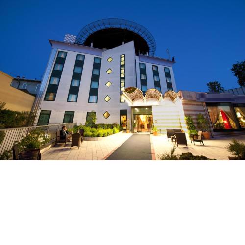 Castagna Palace Hotel & Restaurant