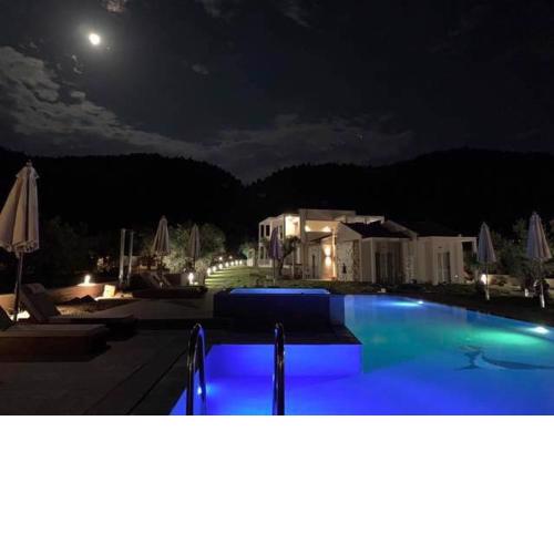 Castella Apartments