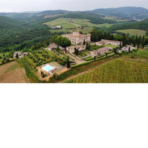 Castello Di Meleto Wine Destination - Camere in Castello e Appartamenti