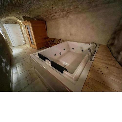 Castello Room & Spa