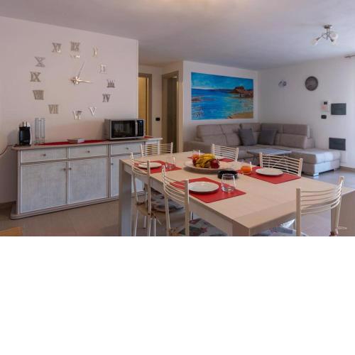 Castelsardo Beach House[150m to the awarded sea]