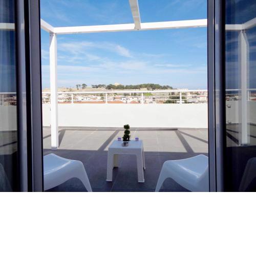 Castle & Sea View Apt