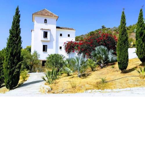 Castle Tower apartment in rural holiday park 'Bernard'