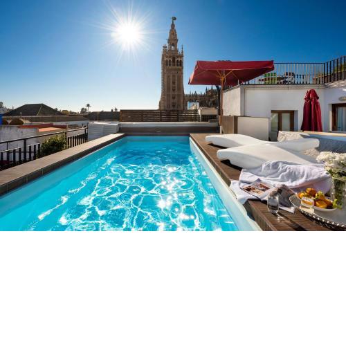 Cathedral Luxury Studio, Swimming Pool and Cathedral Views