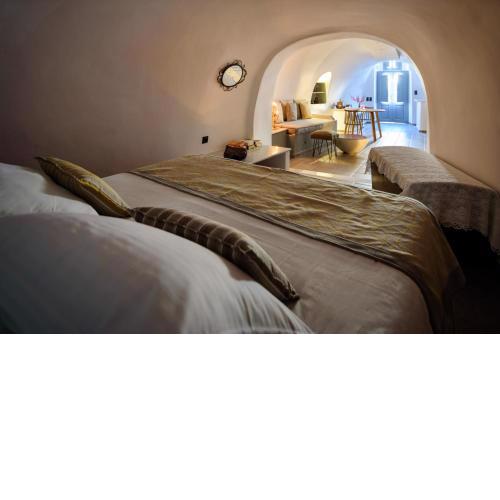 Cave house mARTrona