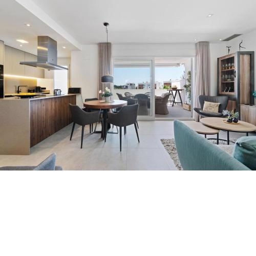 CB Living - Unique design Villamartin apartment