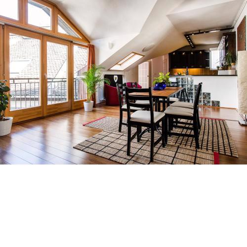 Cecile's Central, Gastro str, WIFI, 2 bed and 2 bathrooms