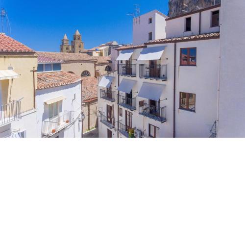 Cefalu in Blu