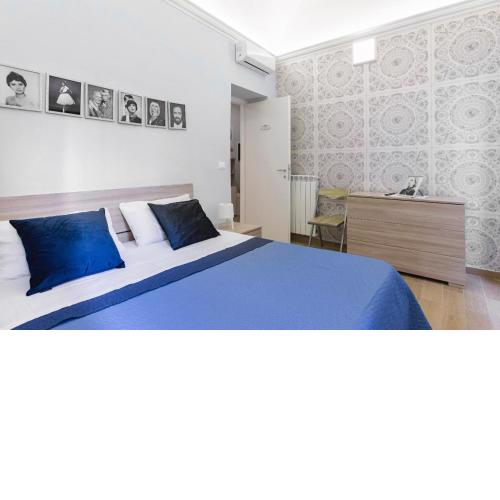 Celebrity House